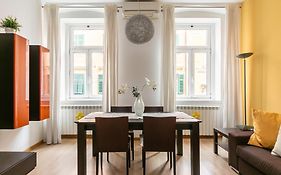 Family Apartment - Trieste City Center